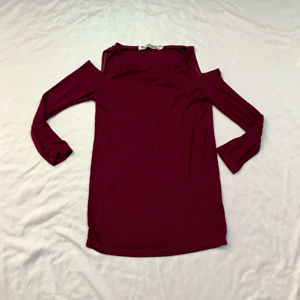 Michael Stars Cold Shoulder Top burgundy